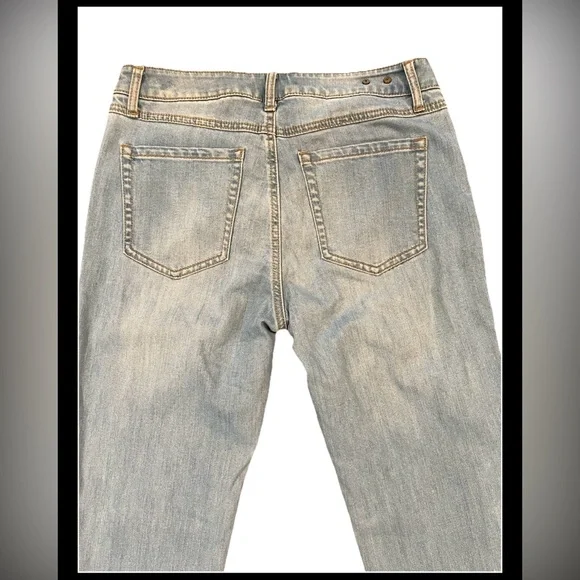 CABI WOMENS LIGHT WASH JEANS SIZE 6 - Picture 4 of 4